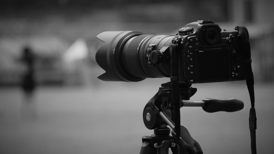 DSLR vs. Mirrorless Cameras Comparison